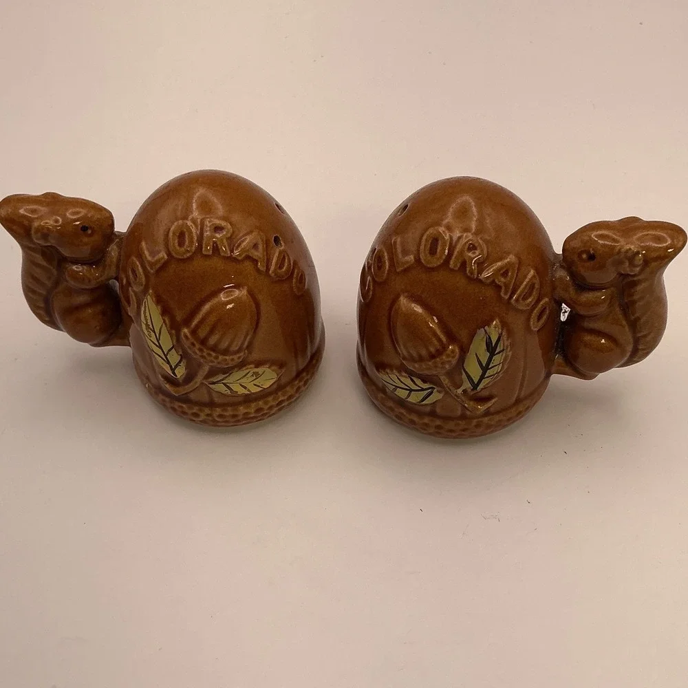 Vintage Colorado Squirrel Acorn Salt and Pepper‎ Shakers Ceramic Japan Brown Set
